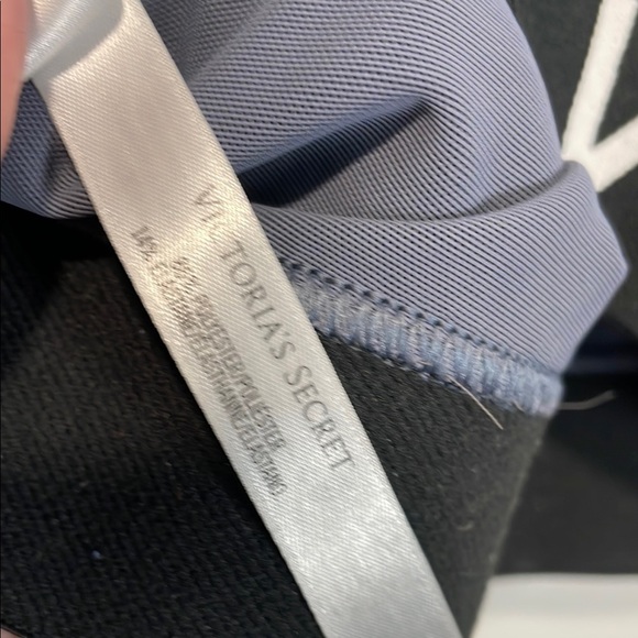 VSX Victoria Secret Gray Sports Bra Medium Support Performance Fabric - Picture 2 of 8